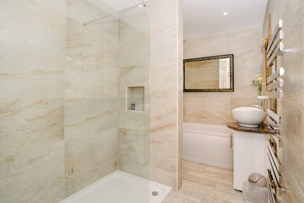 shepherds rest ensuite 2 600x400 - Gallery